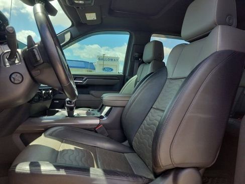 Used 2023 Chevrolet Silverado 1500 ZR2 w/ Technology Package image 27