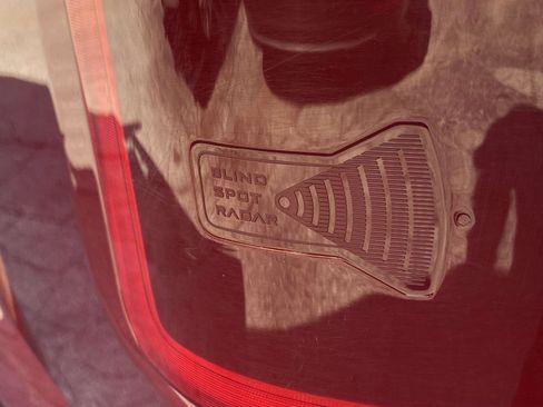 Used 2019 Ford F150 Platinum w/ Equipment Group 701A Luxury image 34