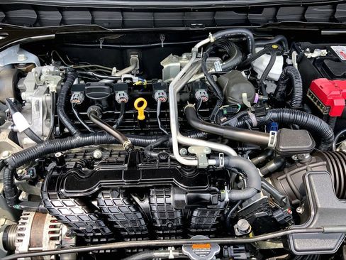 Used 2024 Nissan Altima 2.5 SV FWD image 31