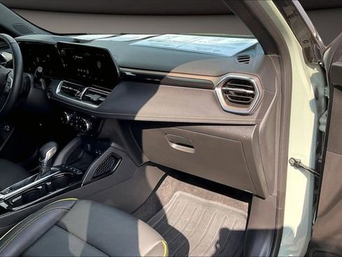 Used 2025 Chevrolet TrailBlazer ACTIV w/ Convenience Package image 15