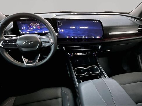 Used 2024 Chevrolet Traverse Z71 AWD/4WD image 16