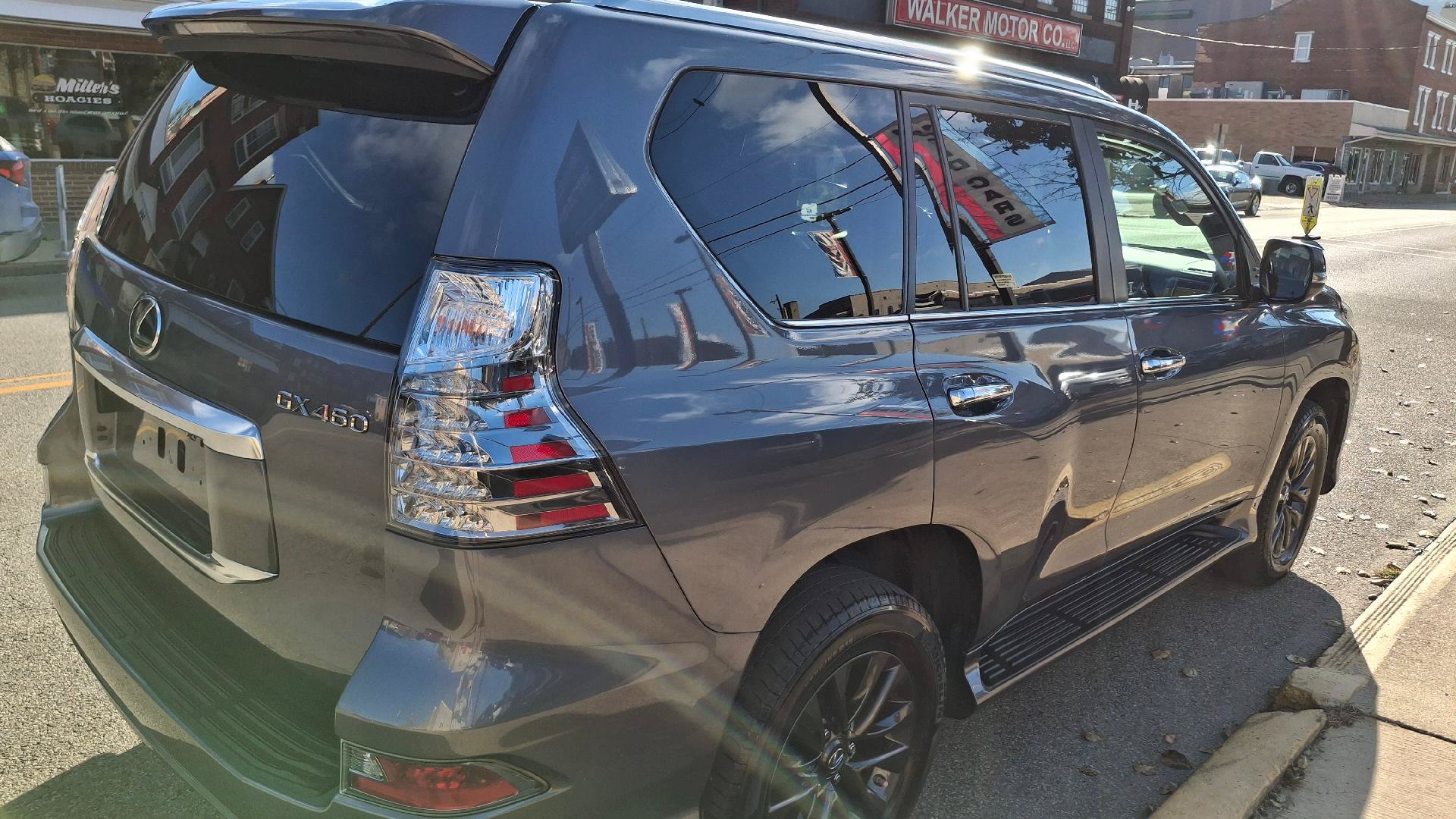 Used 2023 Lexus GX 460 Premium w/ Premium Plus Package AWD/4WD image 6