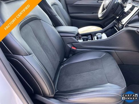 Used 2023 Jeep Grand Cherokee L Laredo AWD/4WD image 25