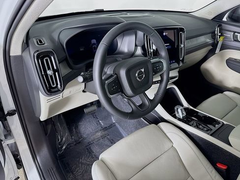 New 2026 Volvo XC40 B5 Plus w/ Climate Package image 9