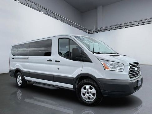 Used 2017 Ford Transit 350 XLT image 23