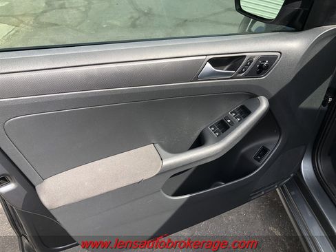 Used 2012 Volkswagen Jetta S image 9