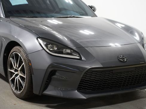 Certified 2024 Toyota GR86 image 4