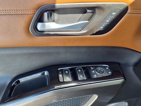 Used 2022 Nissan Pathfinder Platinum w/ Cargo Package image 12