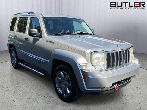 Used 2009 Jeep Liberty Limited w/ Premium Group II AWD/4WD image 8