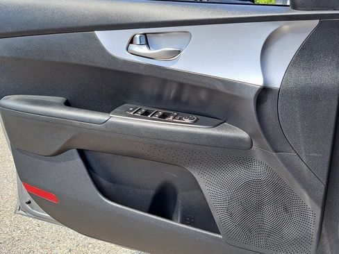 Used 2024 Kia Forte LXS FWD image 19