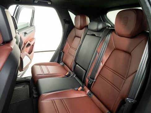 New 2026 Porsche Cayenne GTS image 22