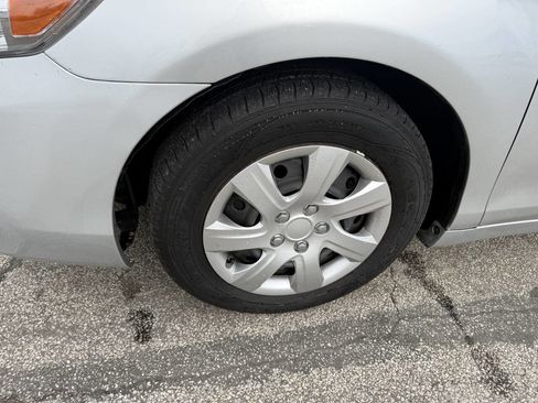 Used 2011 Toyota Camry LE w/ Fleet Convenience Pkg image 16