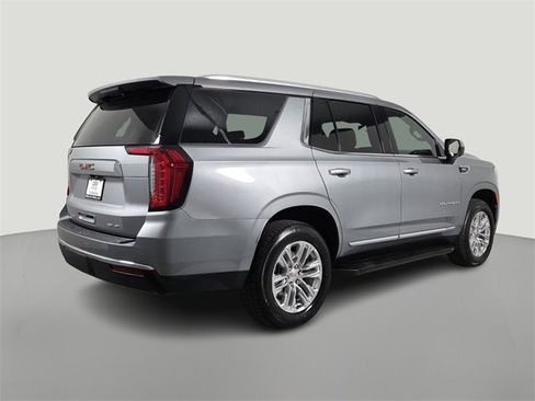 Used 2024 GMC Yukon SLT image 4
