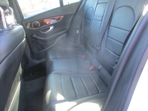 Used 2017 Mercedes-Benz C 300 4MATIC Sedan image 9