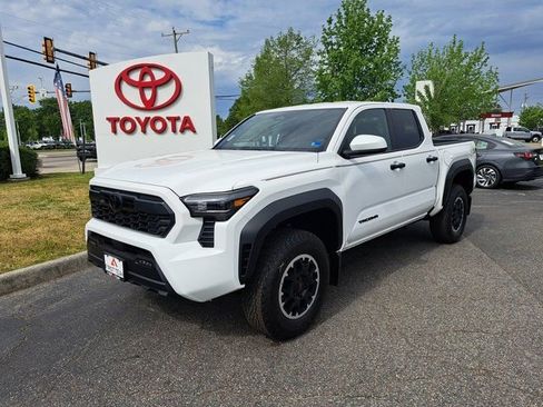 New 2026 Toyota Tacoma TRD Off-Road AWD/4WD image 2