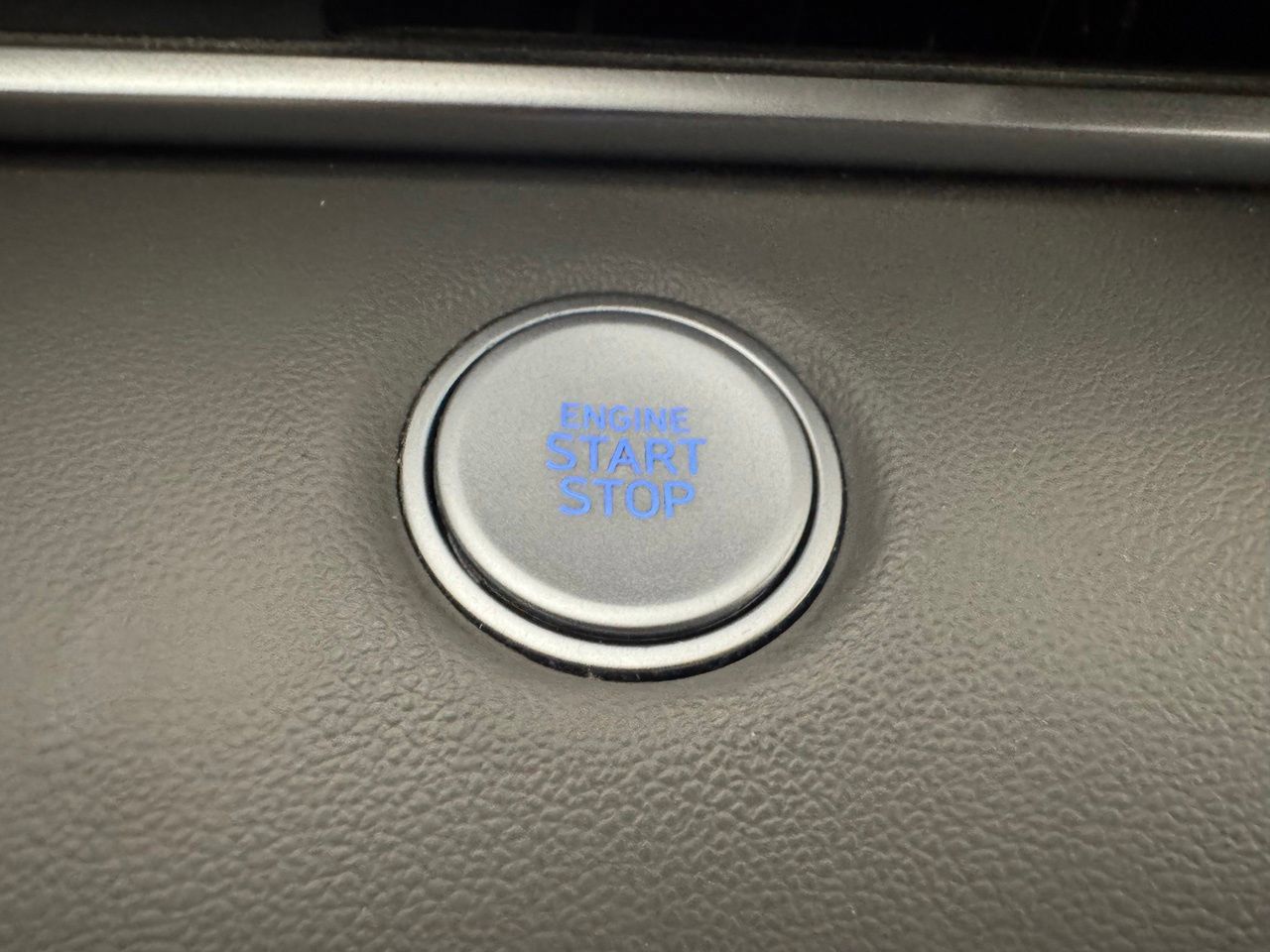 Used 2023 Hyundai Elantra SEL w/ Winter Weather Package FWD image 19