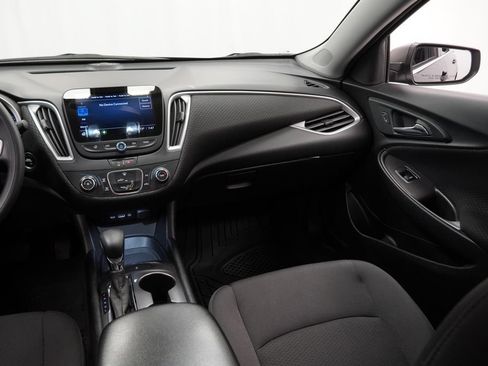 Used 2022 Chevrolet Malibu LS FWD image 17