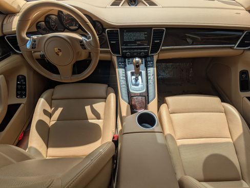 Used 2016 Porsche Panamera 4 AWD/4WD image 15