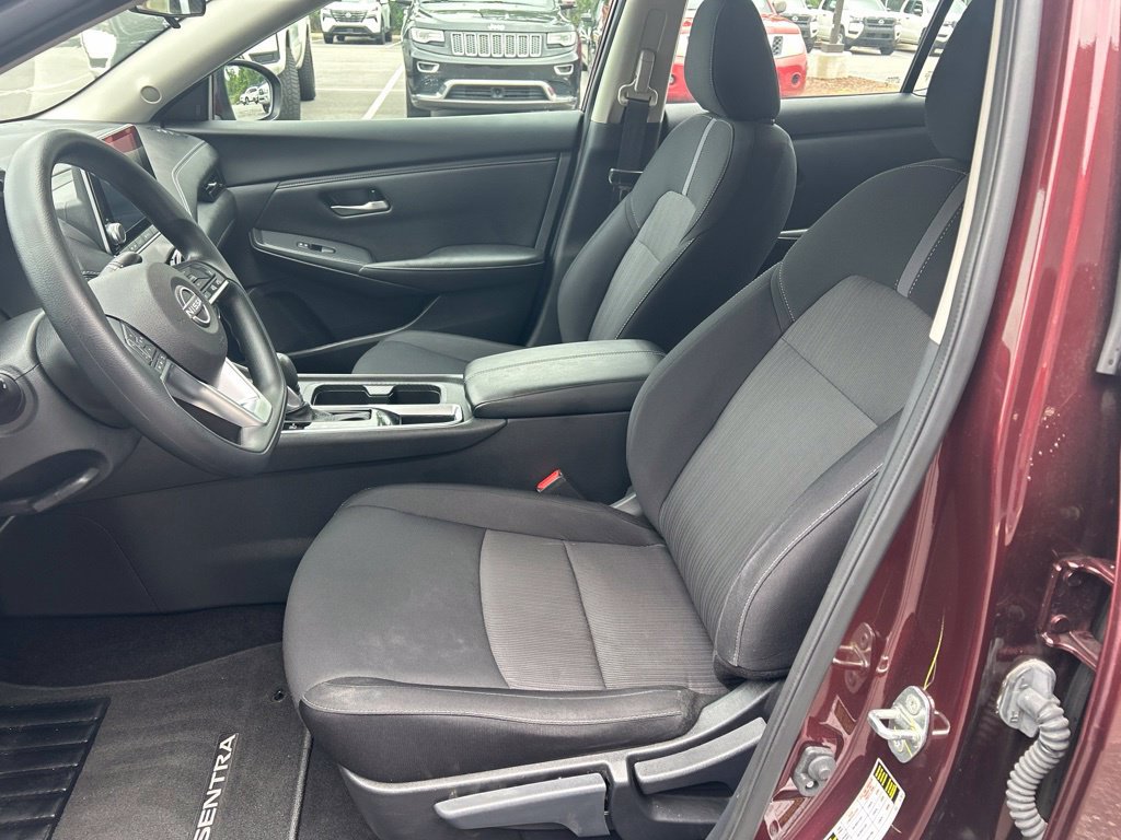 Used 2025 Nissan Sentra SV FWD image 10
