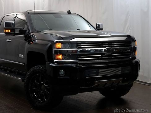Used 2015 Chevrolet Silverado 2500 High Country w/ Duramax Plus Package AWD/4WD image 2