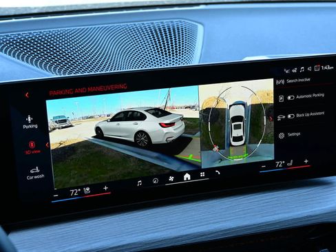 Used 2025 BMW 330i xDrive Sedan w/ Premium Package image 14