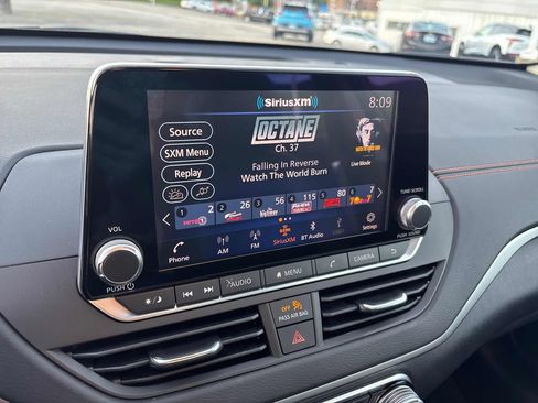 Used 2021 Nissan Altima 2.5 SR w/ SR Premium Package AWD/4WD image 18
