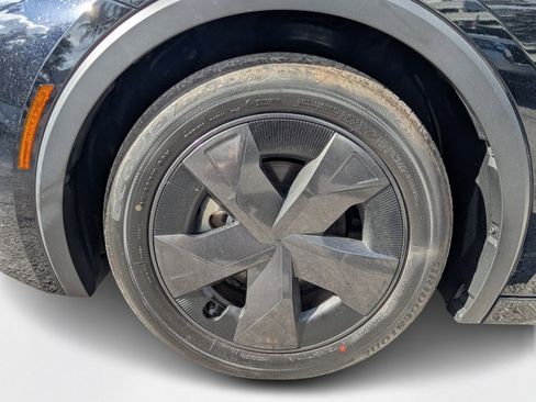 Used 2024 Toyota Prius LE image 8