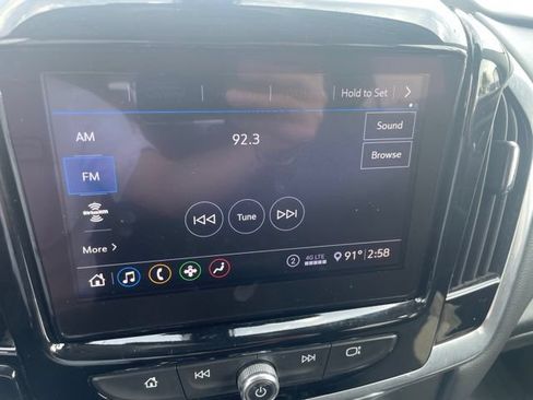 Used 2020 Chevrolet Traverse LT FWD image 11