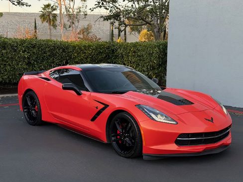 Used 2016 Chevrolet Corvette Stingray Coupe w/ 3LT Preferred Equipment Group image 4