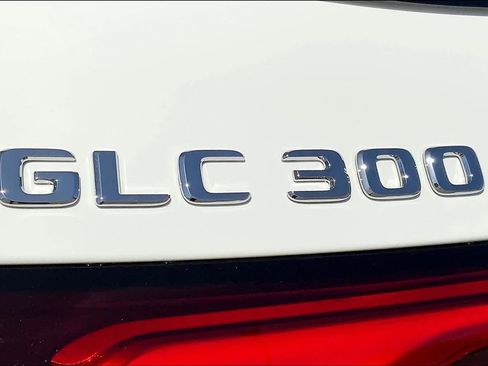 Certified 2025 Mercedes-Benz GLC 300 4MATIC image 19