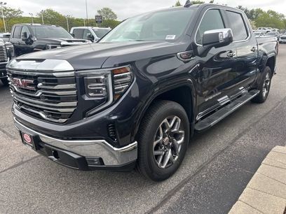 New 2026 GMC Sierra 1500 SLT w/ SLT Premium Package