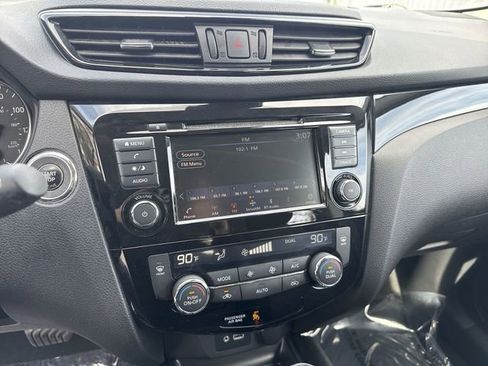 Used 2020 Nissan Rogue Sport SV image 19