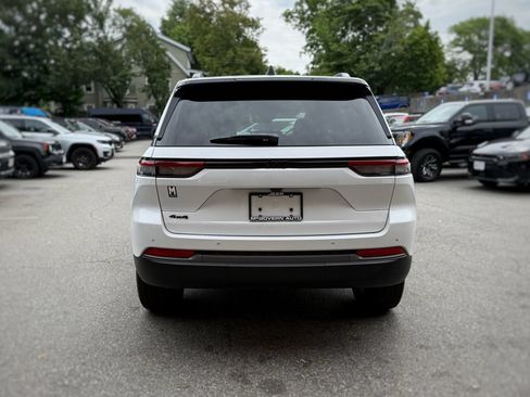 Used 2026 Jeep Grand Cherokee Limited w/ Limited Altitude Package AWD/4WD image 10