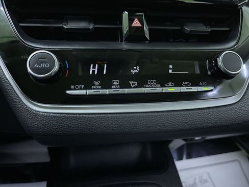 Used 2025 Toyota Corolla LE FWD image 23