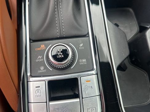 Certified 2025 Kia Telluride SX Prestige X-Pro AWD/4WD image 18