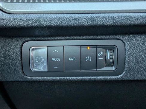 New 2026 Chevrolet Traverse LT image 13