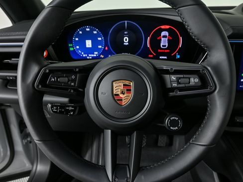 New 2025 Porsche Macan 4 Electric image 9