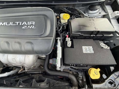 Used 2016 Chrysler 200 S w/ Comfort Group image 30