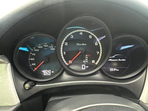 Used 2020 Porsche Macan Turbo AWD/4WD image 58