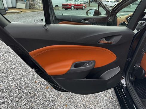 Used 2017 Chevrolet Cruze Premier FWD image 17