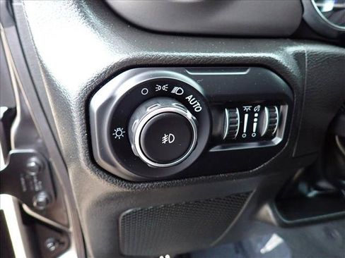 Used 2022 Jeep Wrangler Sport AWD/4WD image 12