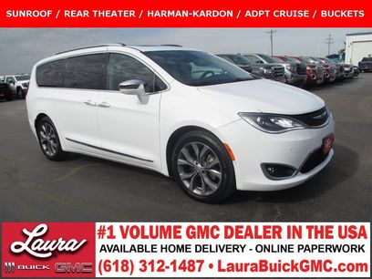 Used 2019 Chrysler Pacifica Limited w/ Tire & Wheel Group