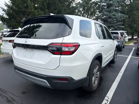 Used 2024 Honda Pilot EX-L image 3