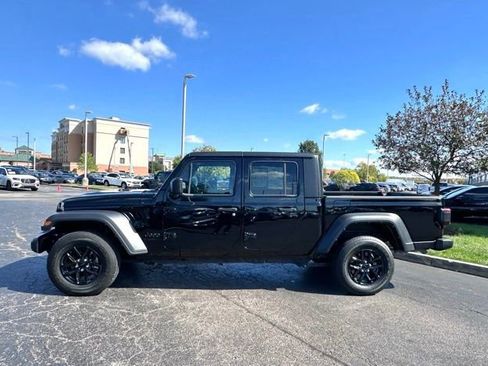 Used 2021 Jeep Gladiator Sport image 7