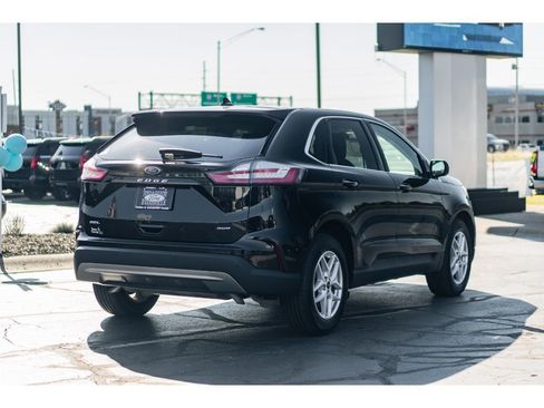 Used 2024 Ford Edge SEL image 4