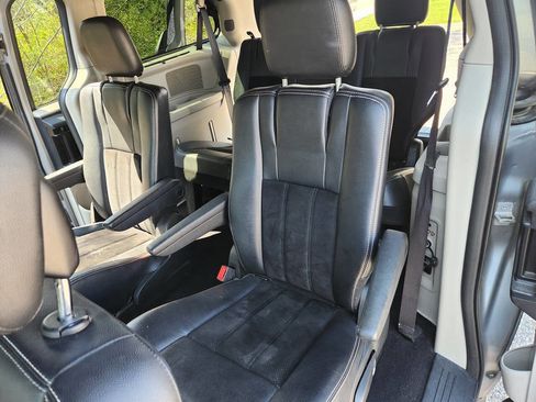 Used 2015 Dodge Grand Caravan SXT FWD image 9
