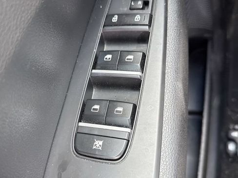 Used 2023 Kia Forte LXS FWD image 7