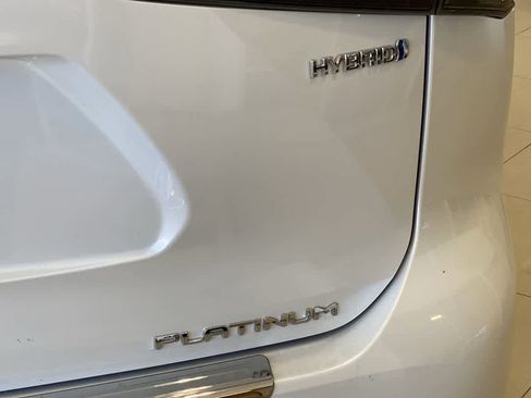 Used 2024 Toyota Highlander Platinum AWD/4WD image 12