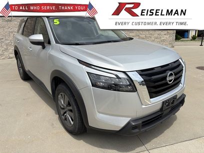 Certified 2025 Nissan Pathfinder SV
