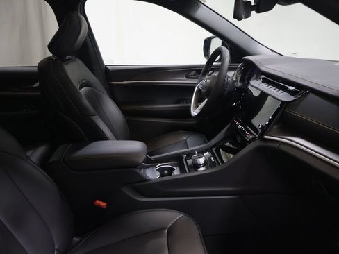 New 2026 Jeep Grand Cherokee L Limited AWD/4WD image 19